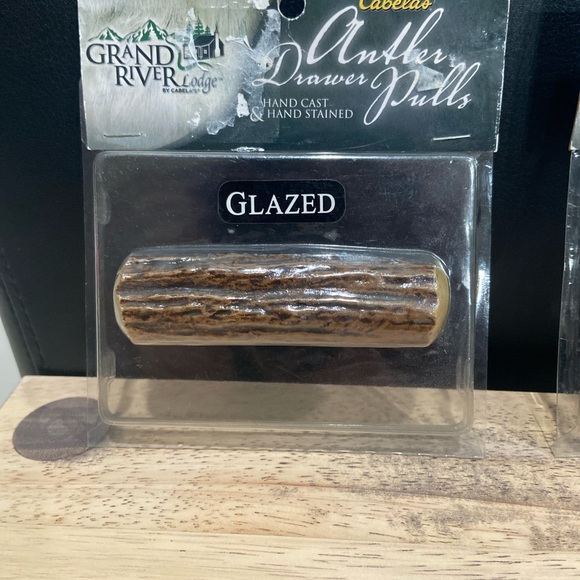 Cabela’s by Grand River Lodge Moose antler pulls. Hand casted and glazed. - Picture 3 of 5